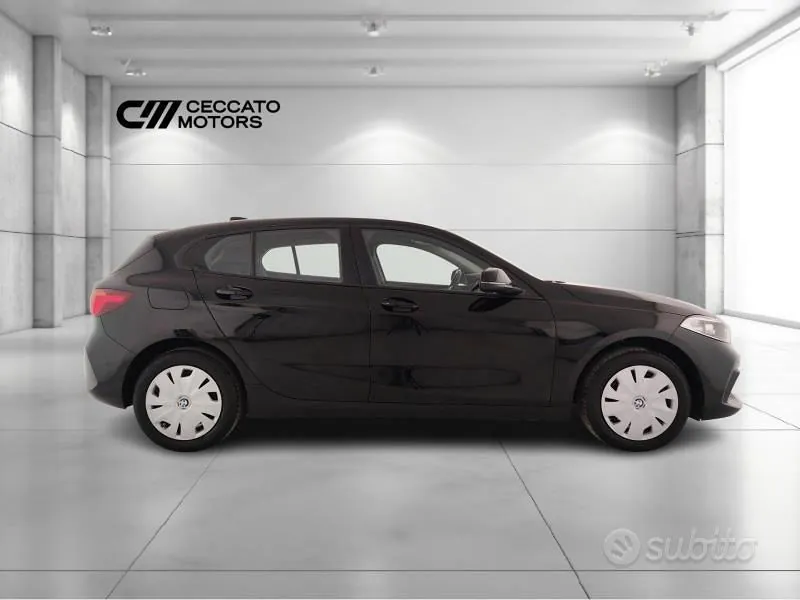 BMW 1 Series 2023 photo 3