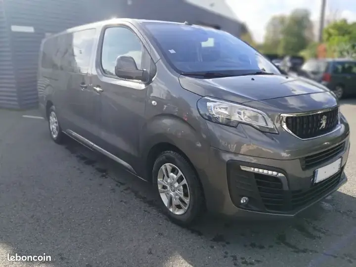 Peugeot Traveller 2019 photo 3