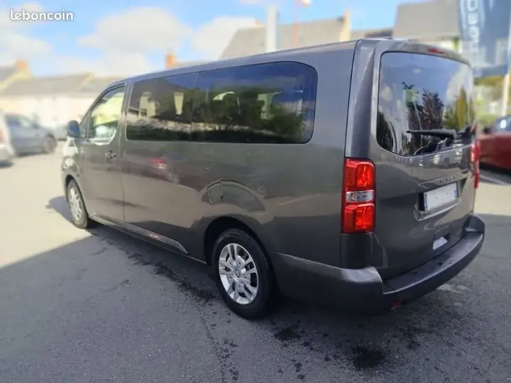 Peugeot Traveller 2019 photo 2