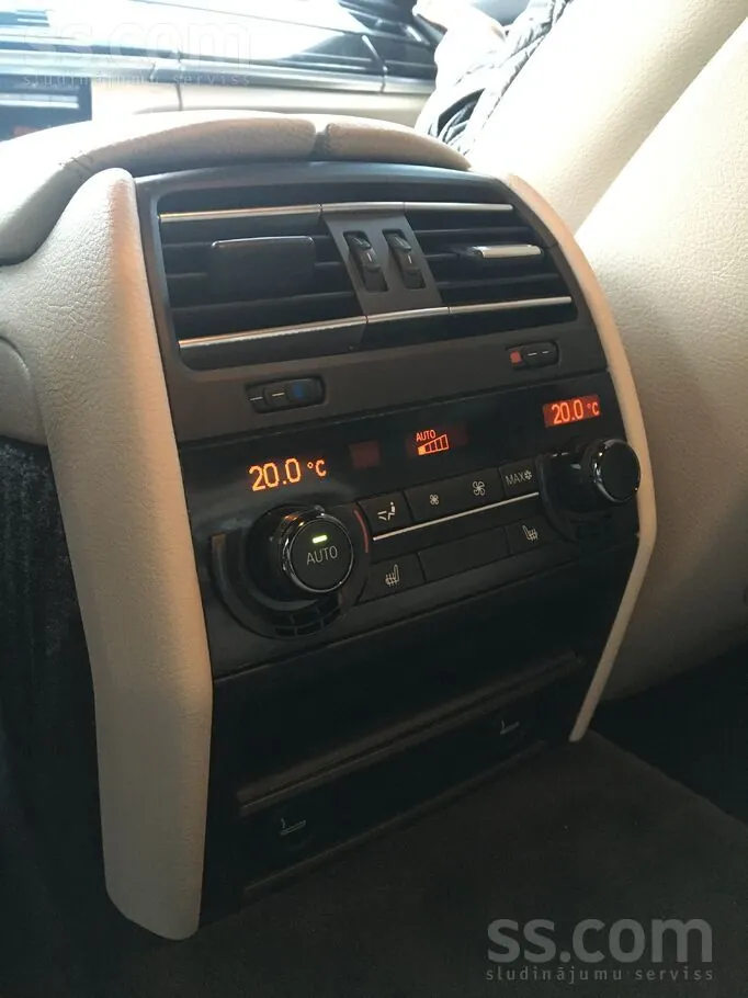 BMW 740 2010 photo 5