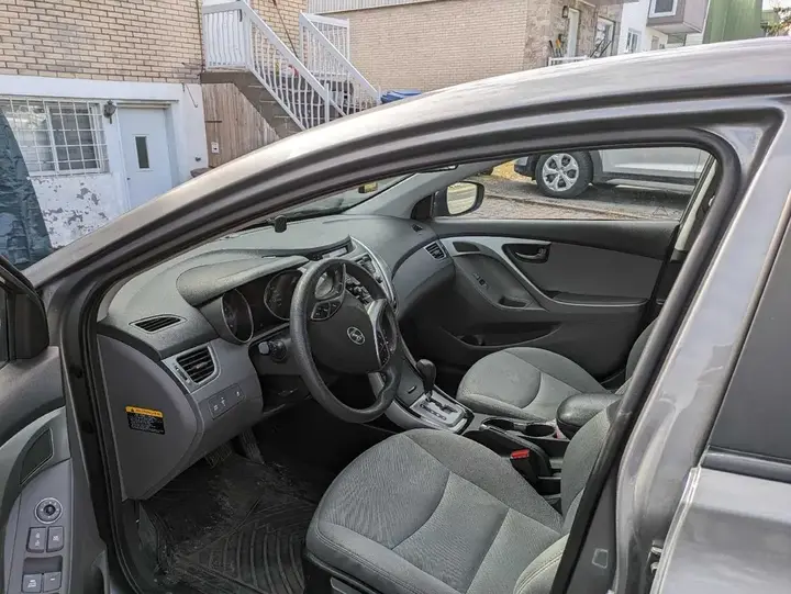 Hyundai Elantra 2013 photo 4