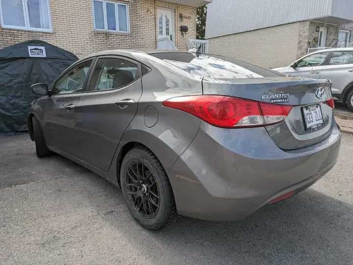Hyundai Elantra 2013 photo 2