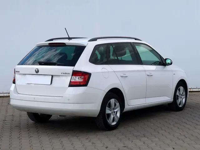 Skoda Fabia Combi 2018 photo 4