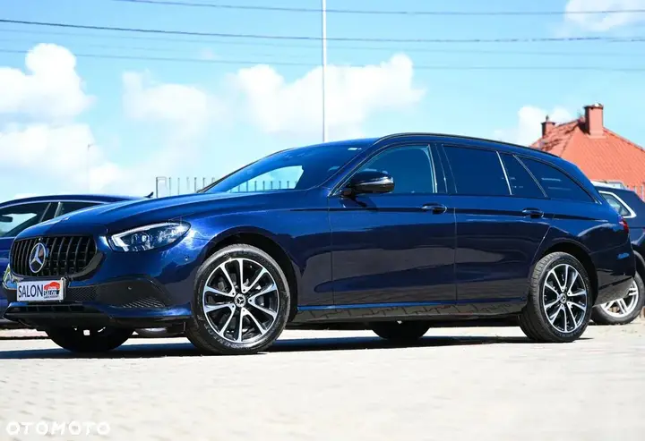 Mercedes-Benz E-Class 2023 photo 3