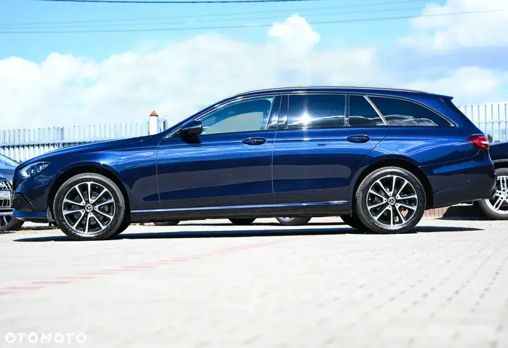 Mercedes-Benz E-Class 2023 photo 5