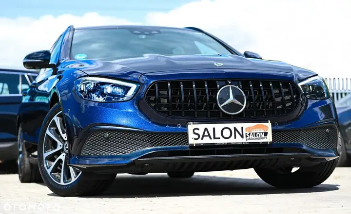 Mercedes-Benz E-Class 2023 photo 4