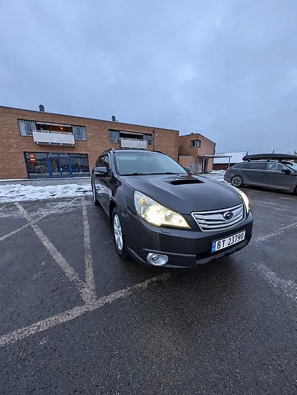 Subaru Legacy 2010 photo 5
