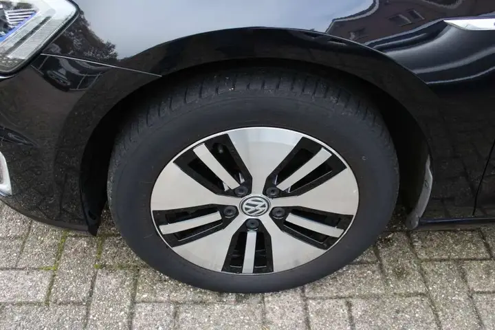 Volkswagen E-Golf 2018 photo 3