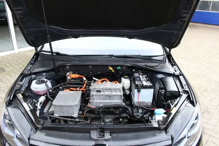 Volkswagen E-Golf 2018 photo 5