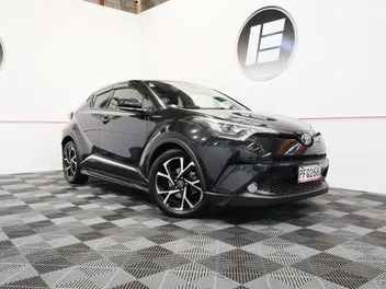 Toyota C-Hr 2017 photo 2