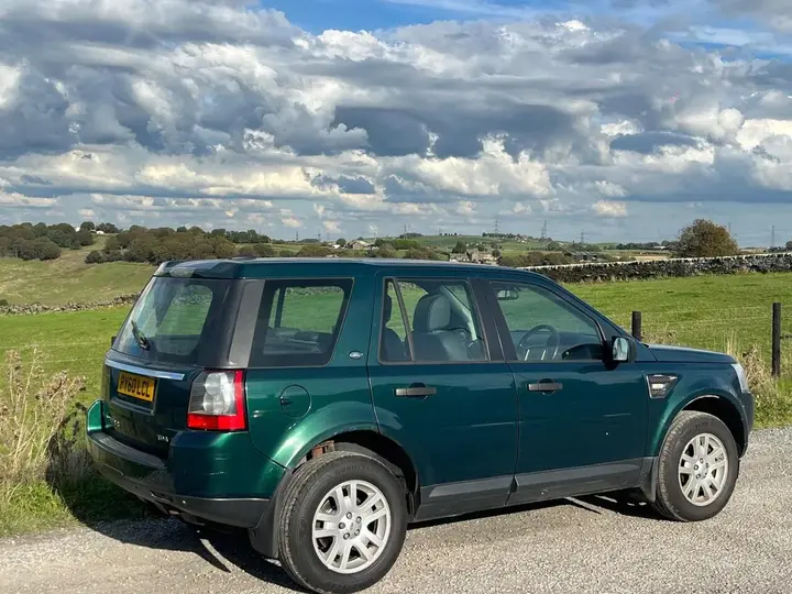 Land Rover Freelander 2 2010 photo 4