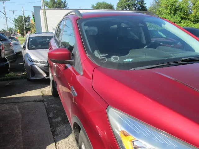 Ford Escape 2018 photo 2