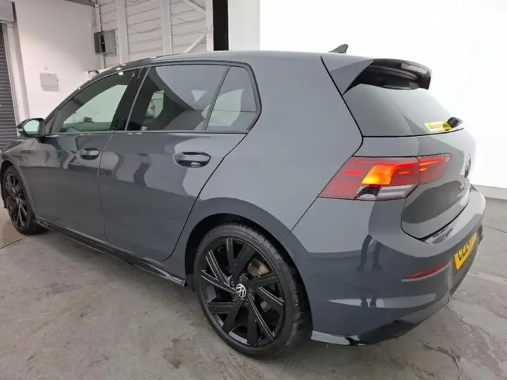 Volkswagen Golf 2024 photo 2