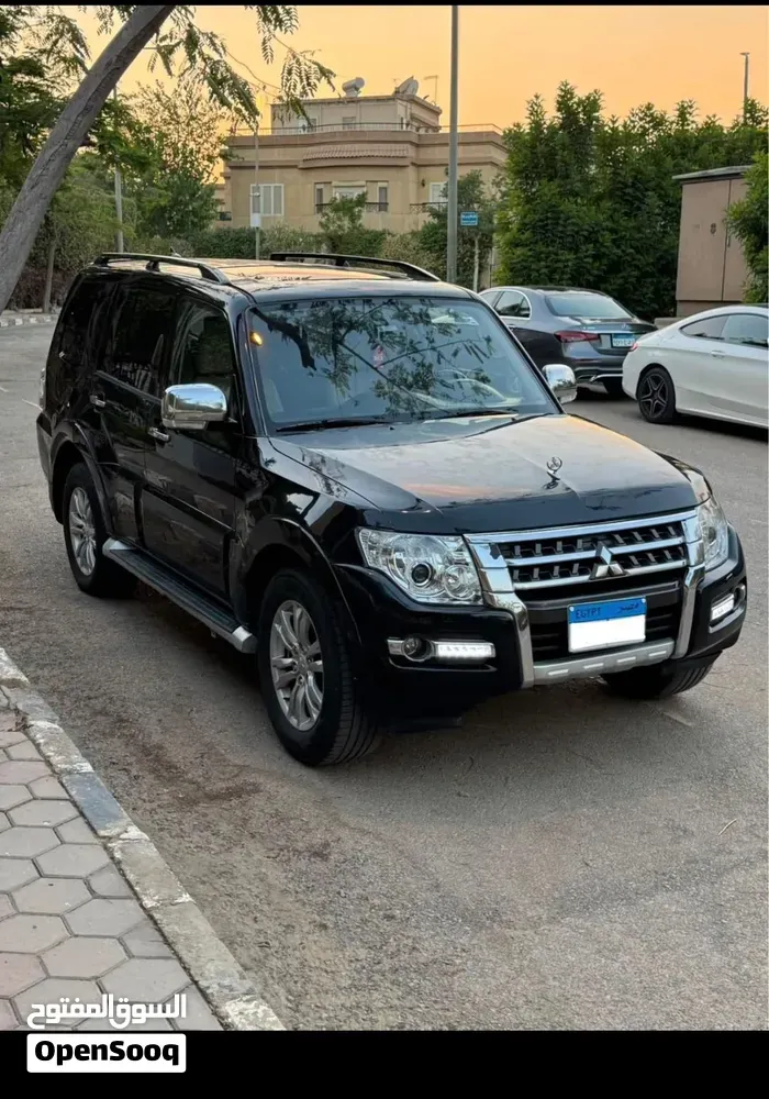 Mitsubishi Pajero 2015 photo 2