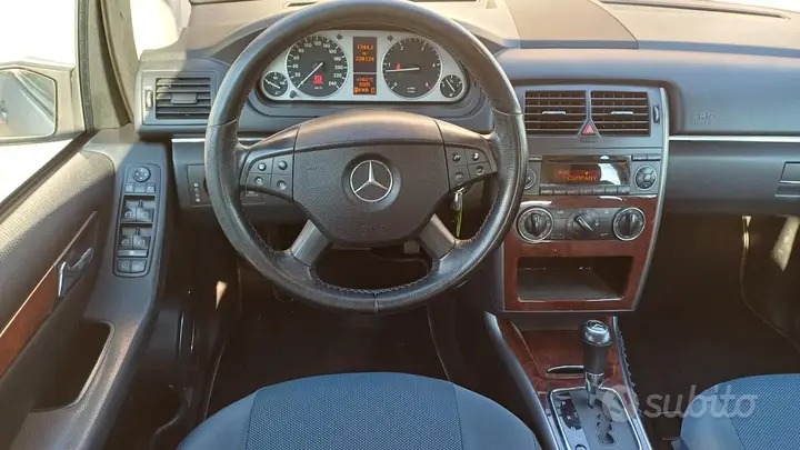 Mercedes-Benz B 2006 photo 2