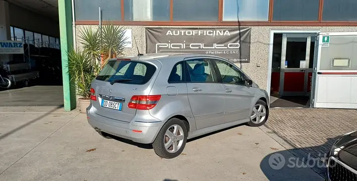 Mercedes-Benz B 2006 photo 4