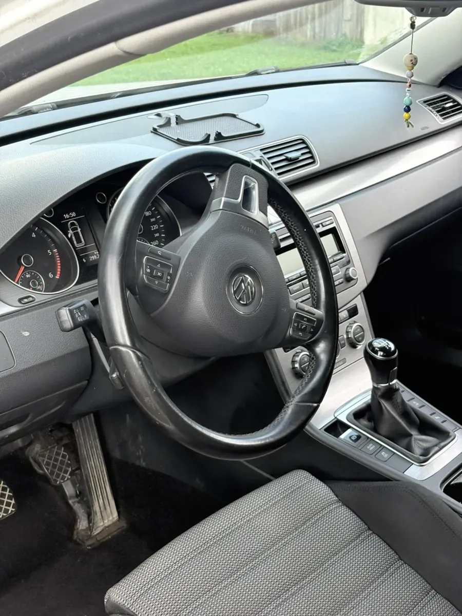 Volkswagen Passat 2013 photo 3