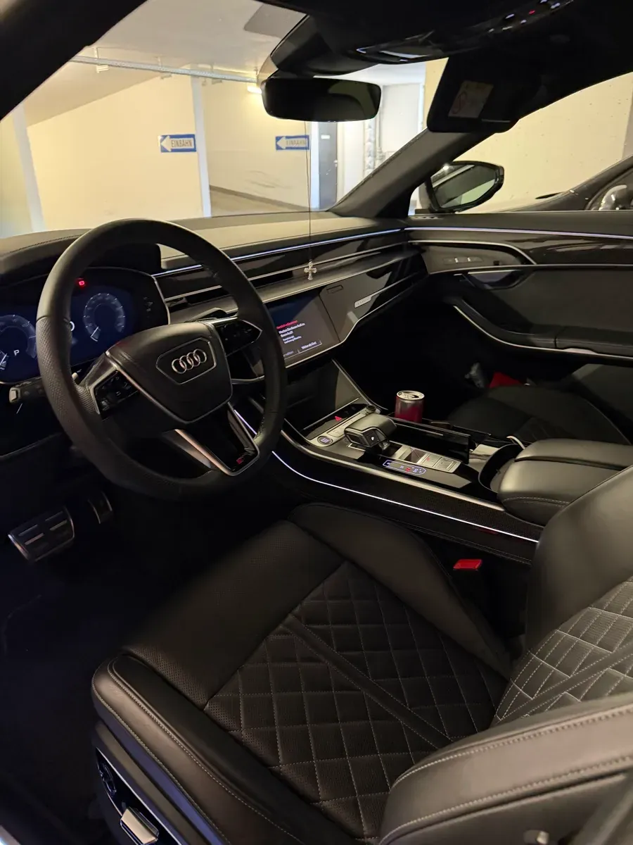 Audi A8 2024 photo 3
