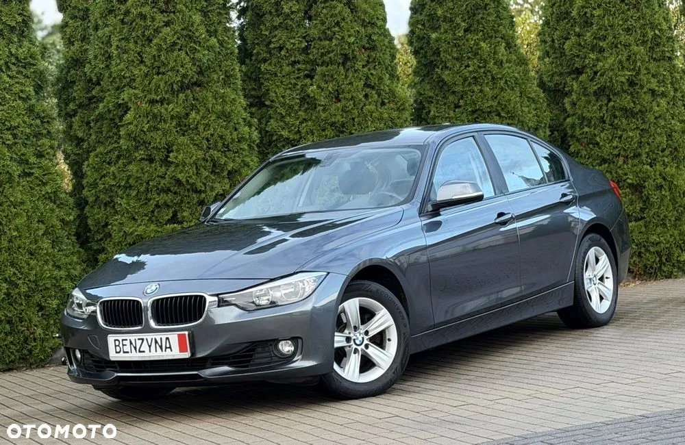 BMW Seria 3 2012 photo 2