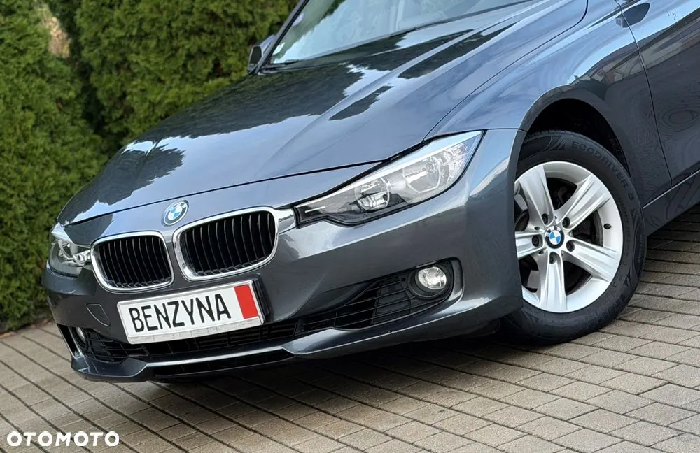 BMW Seria 3 2012 photo 4
