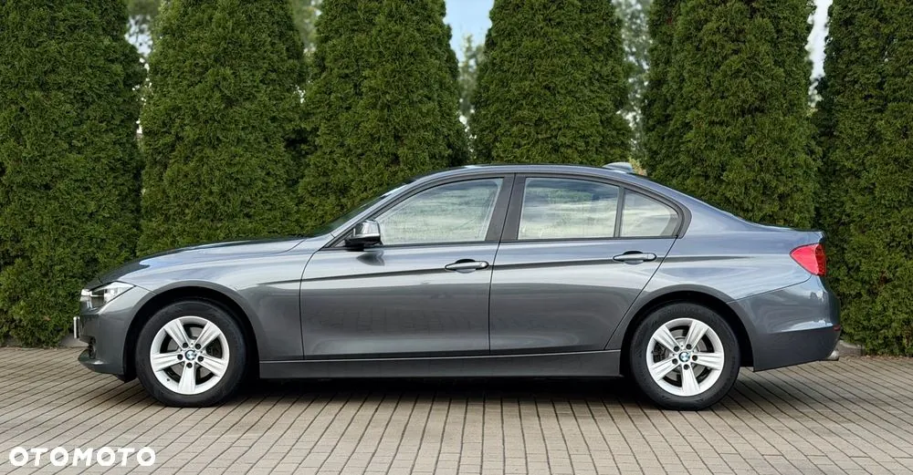 BMW Seria 3 2012 photo 3