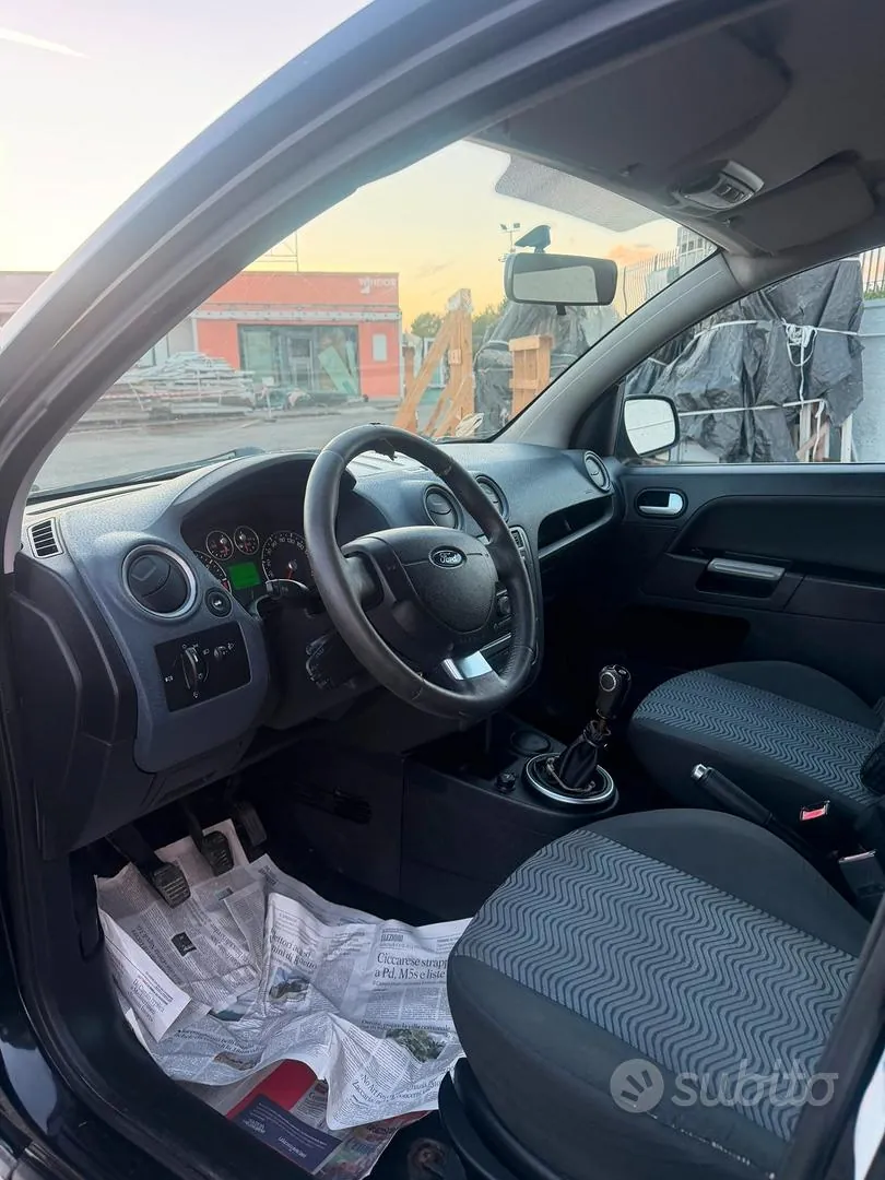 Ford Fusion 2010 photo 4