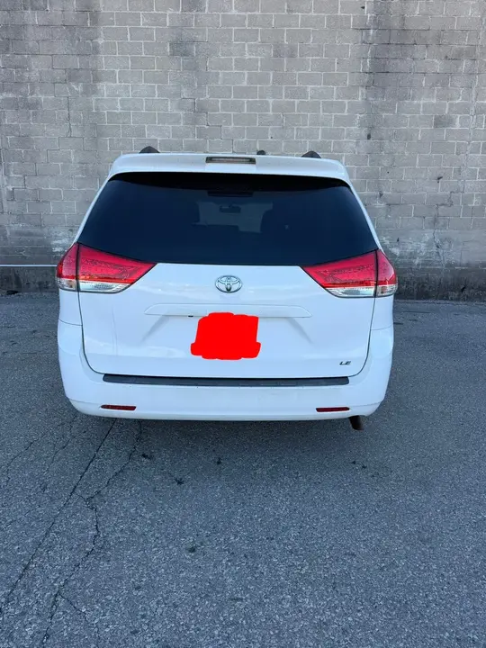 Toyota Sienna 2012 photo 5