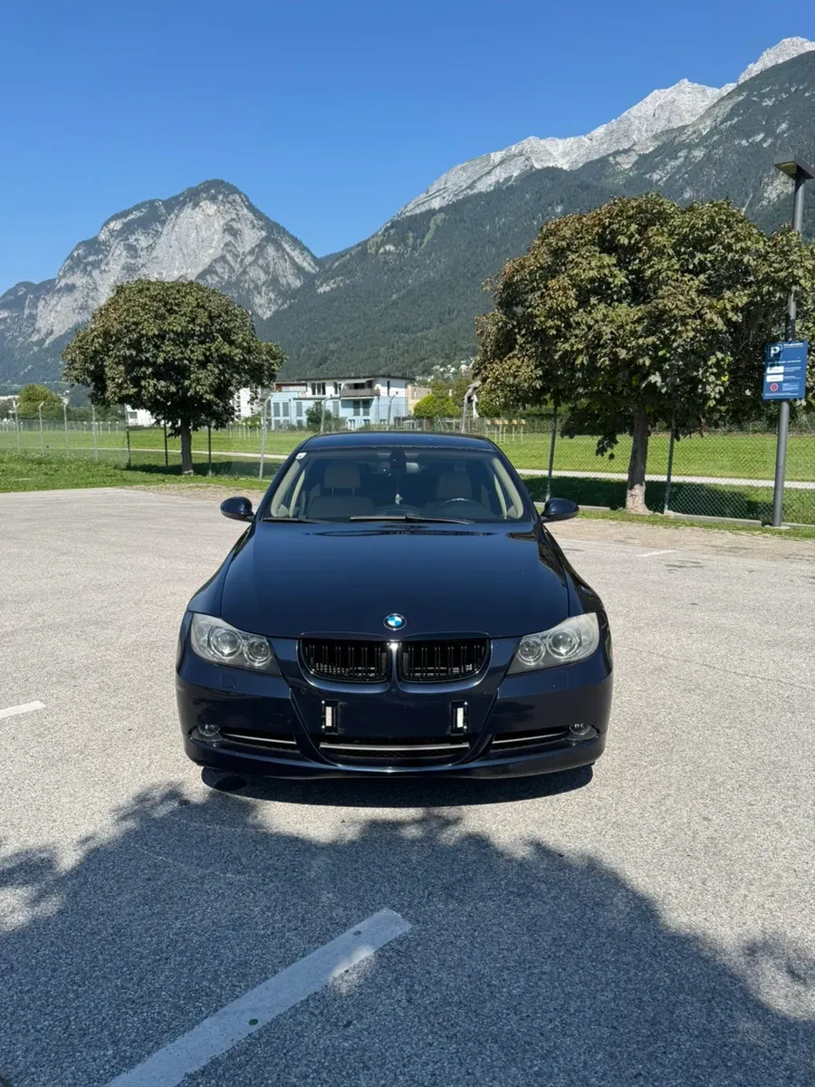 BMW 3 Series 2005 photo 2