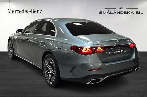 Mercedes-Benz E300 E 2026 photo 3