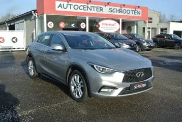 Infiniti Q30