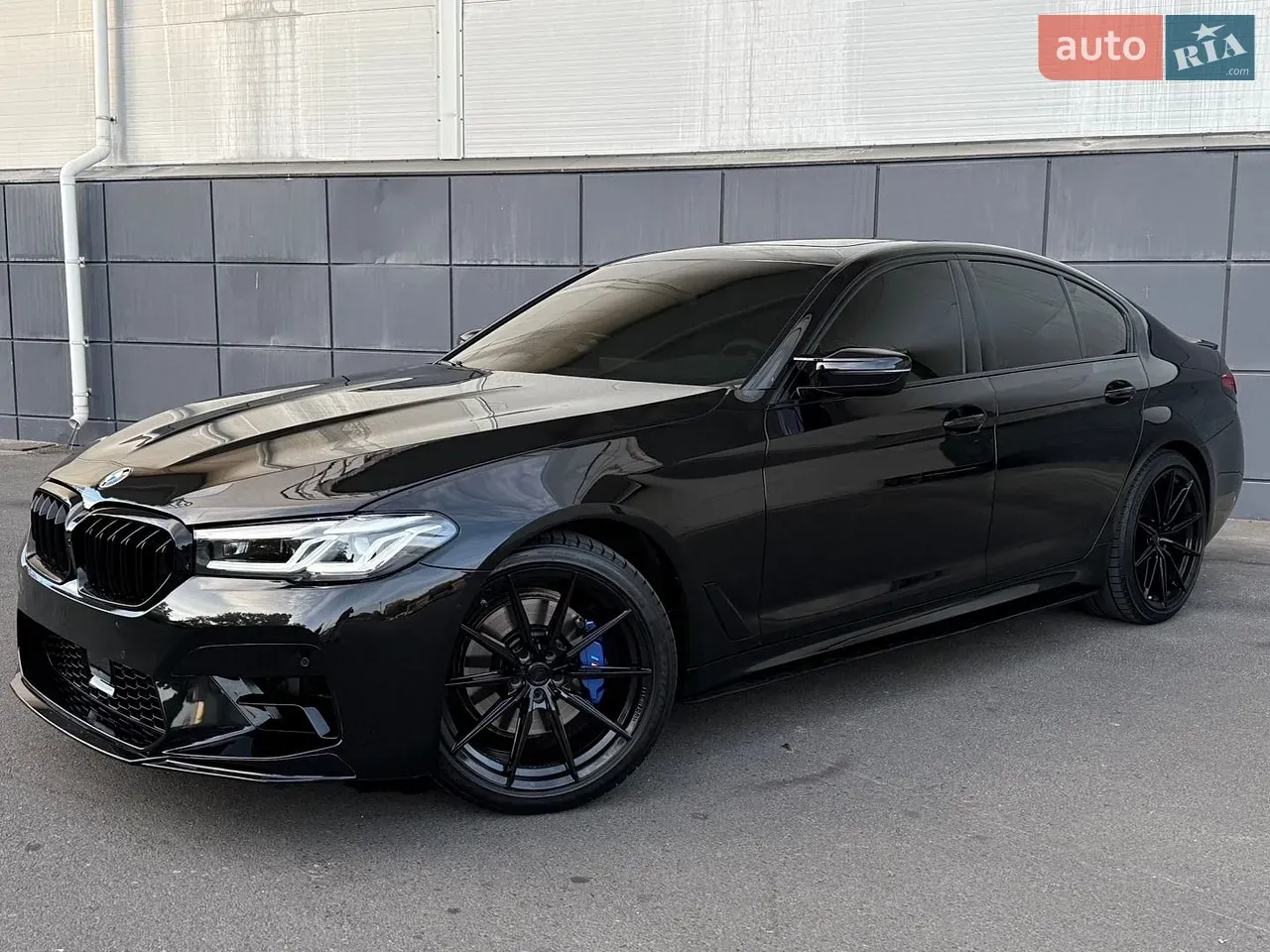 BMW 5 Series 2018 photo 2