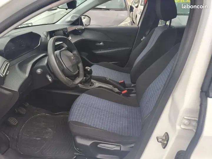 Peugeot 208 2020 photo 5