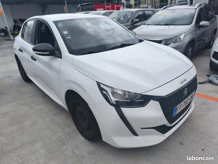 Peugeot 208 2020 photo 3