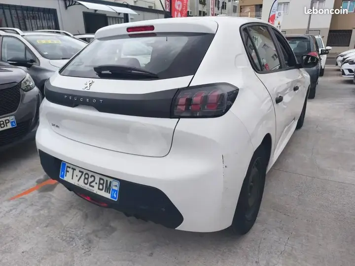 Peugeot 208 2020 photo 4