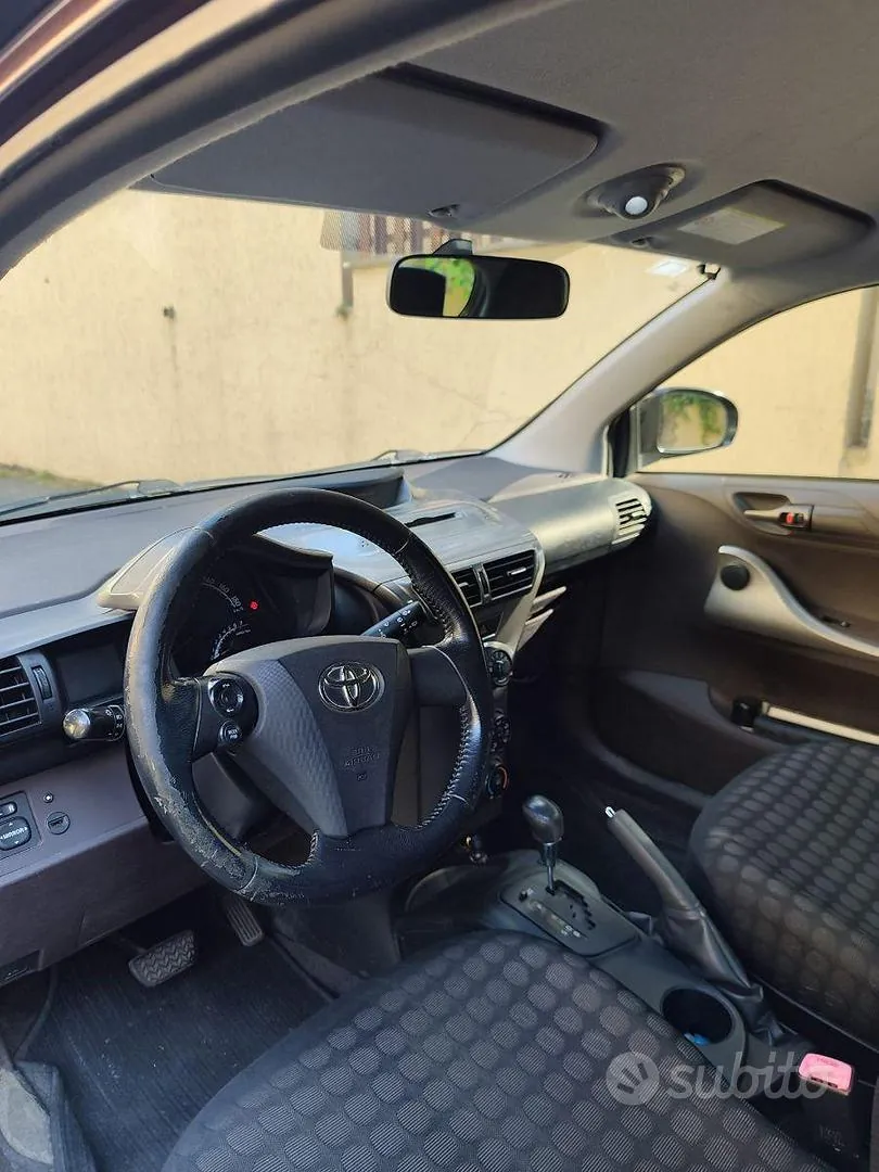 Toyota Iq 2010 photo 5