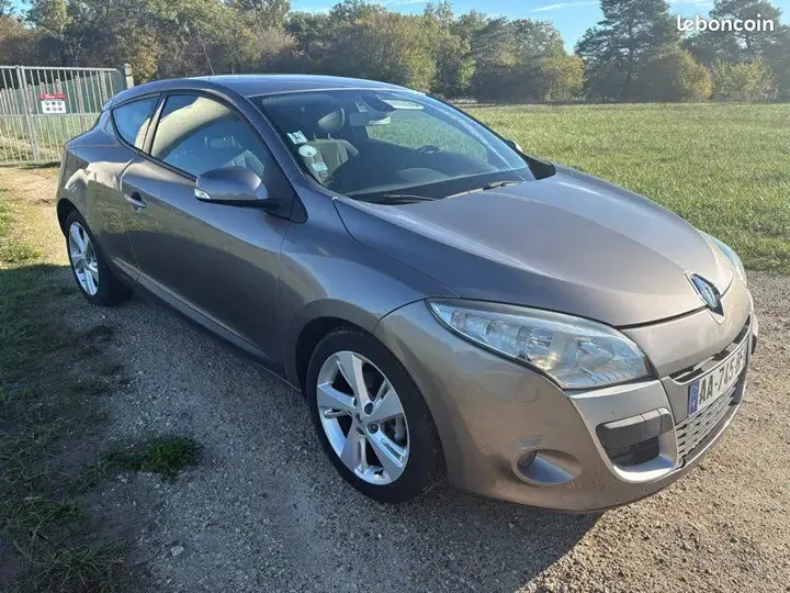 Renault Megane 2009 photo 2