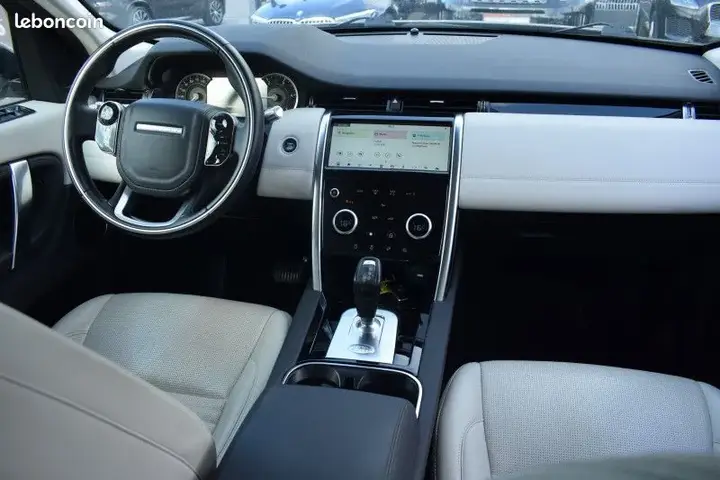 Land Rover Discovery Sport 2020 photo 2