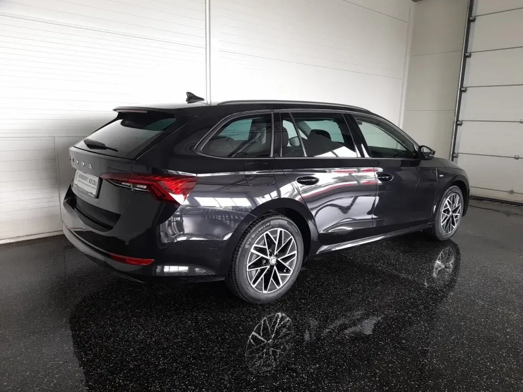 Skoda Octavia 2022 photo 2