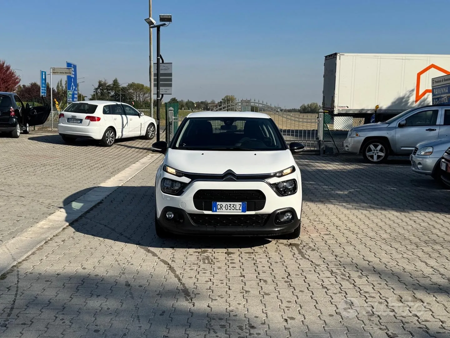 Citroen C3 2023 photo 2