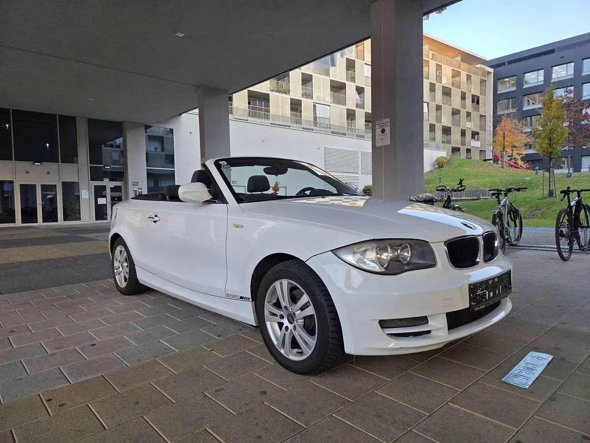 BMW 1 Series 2010 photo 2