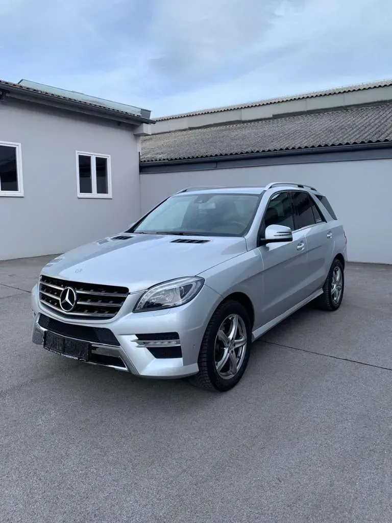 Mercedes-Benz M-Class 2012 photo 3