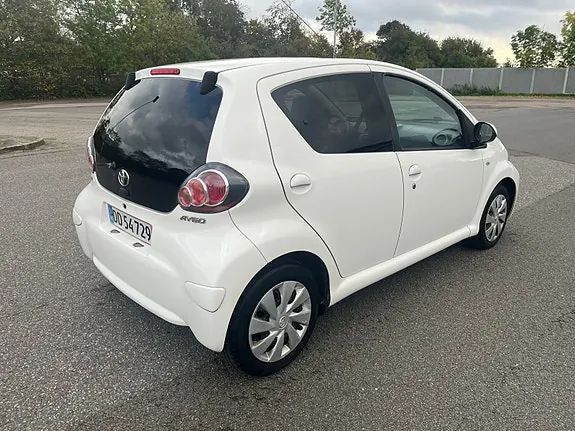 Toyota Aygo 2012 photo 4