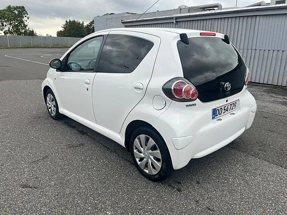 Toyota Aygo 2012 photo 3