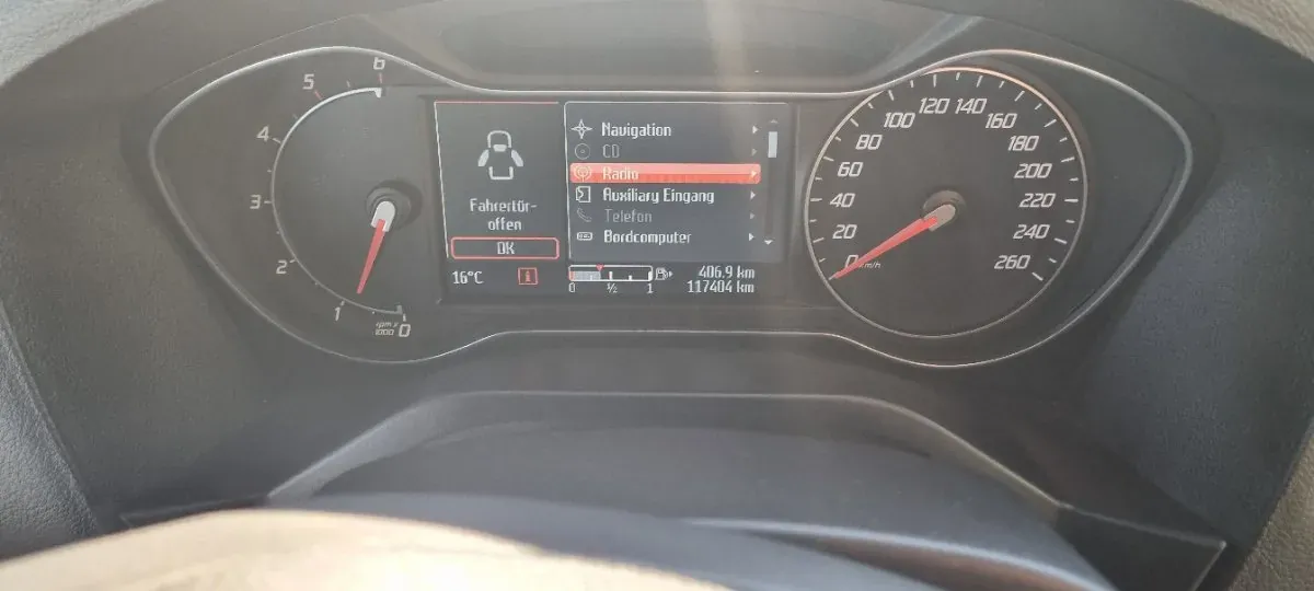Ford Galaxy 2013 photo 3