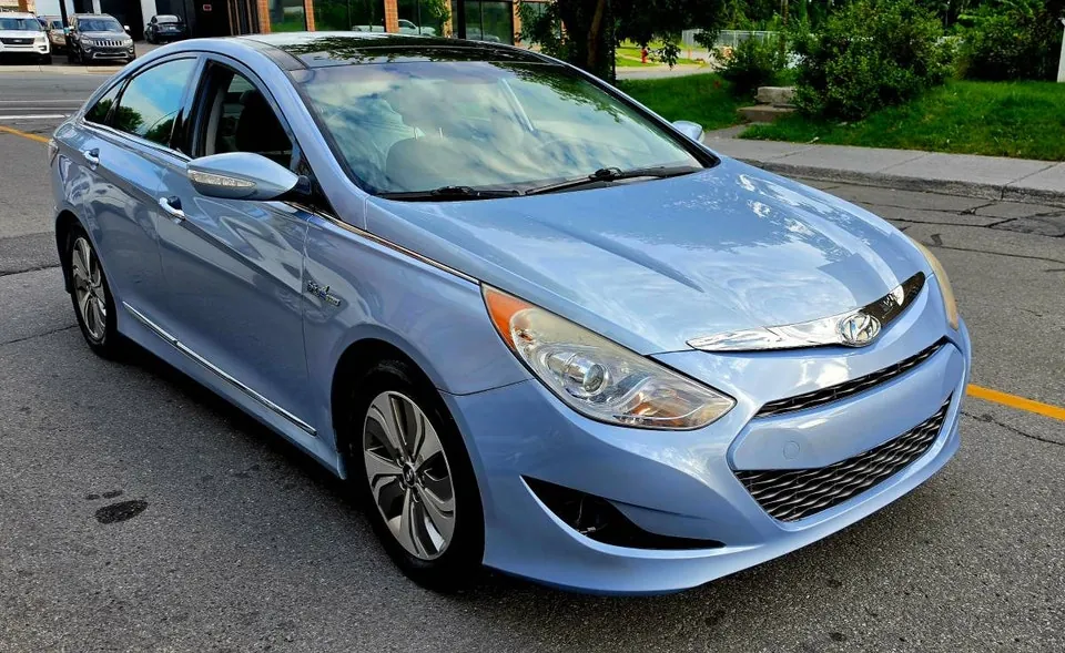 Hyundai Sonata 2013 photo 2