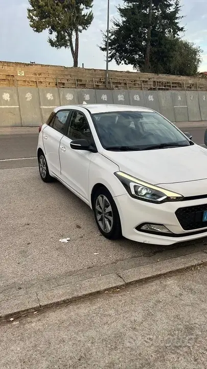 Hyundai I20 2015 photo 2