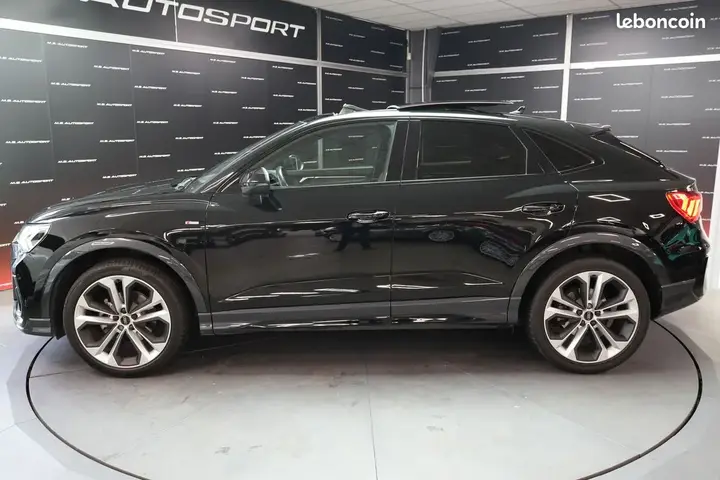 Audi Q3 2021 photo 2