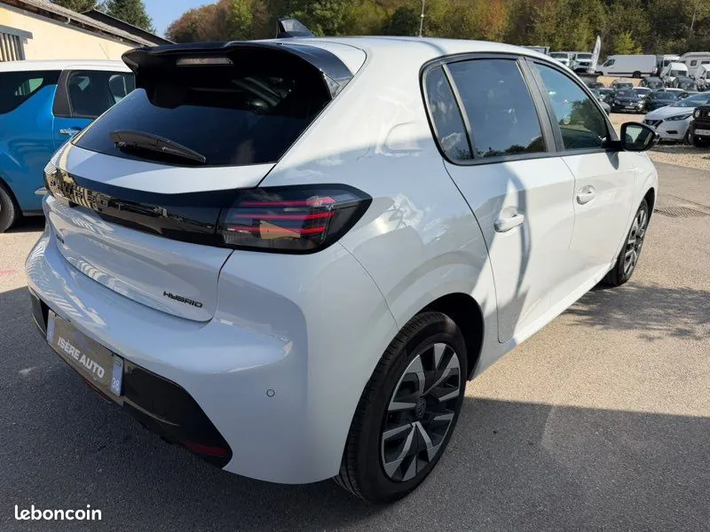 Peugeot 208 2025 photo 3