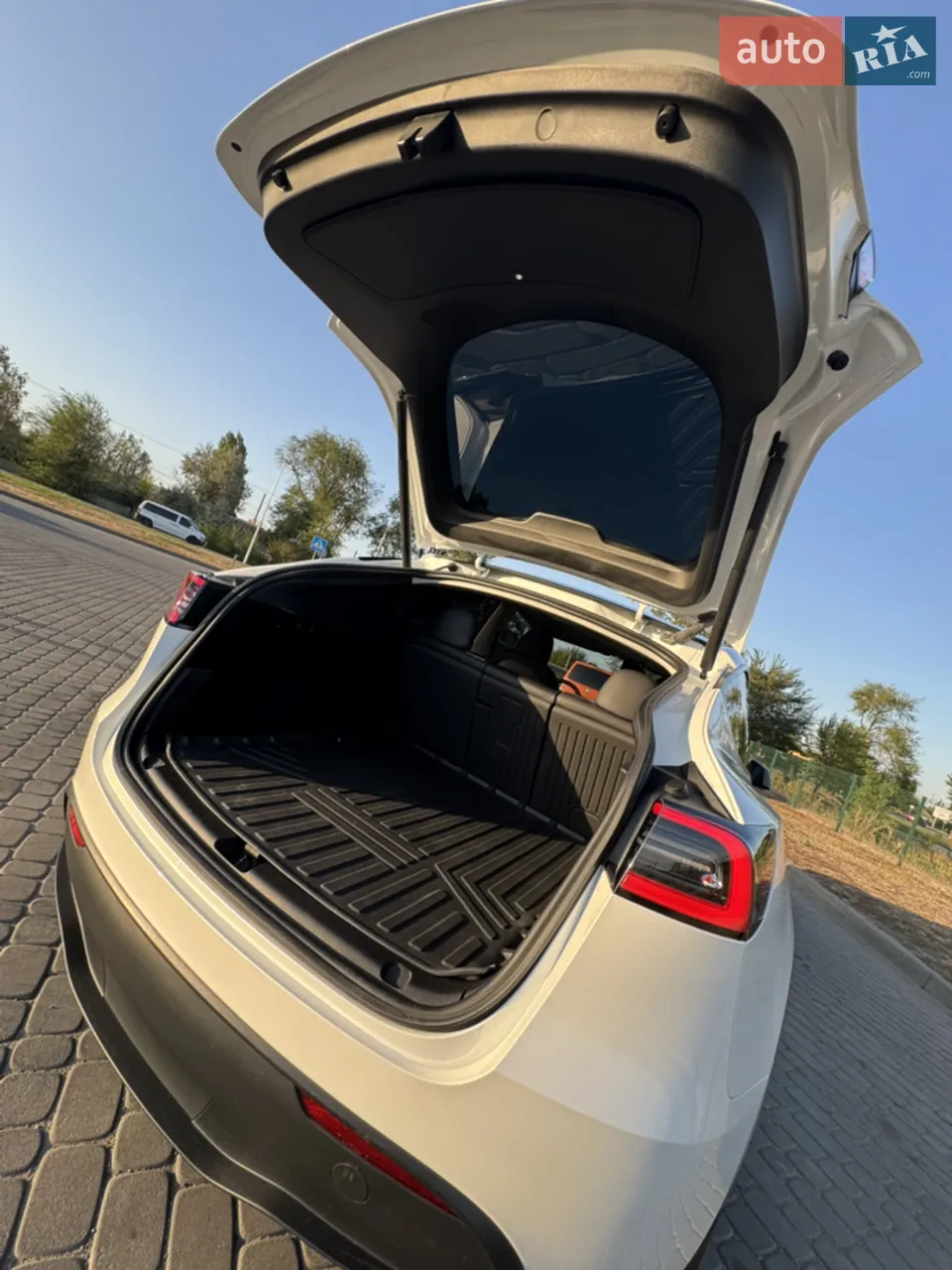 Tesla Model Y 2023 photo 5