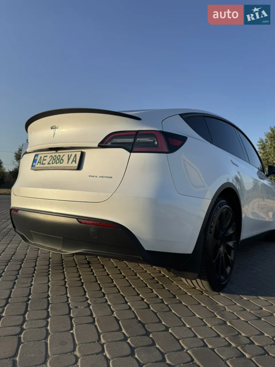 Tesla Model Y 2023 photo 4